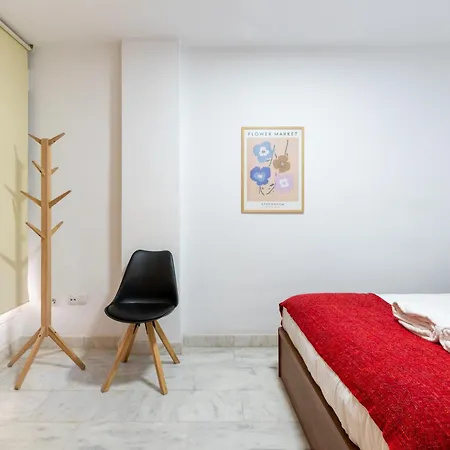 Wintowinrentals Quiet Apartment, Good Location, Free Parking * Малага