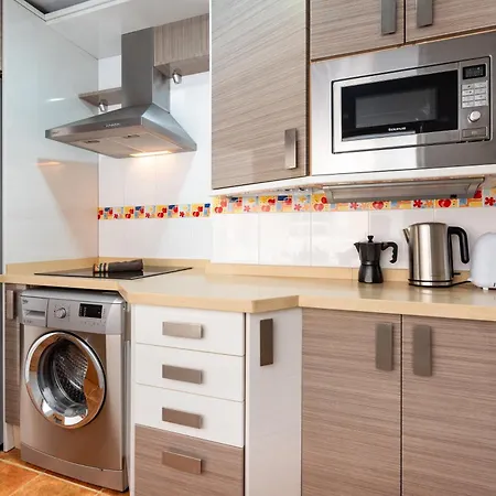 Wintowinrentals Quiet Apartment, Good Location, Free Parking