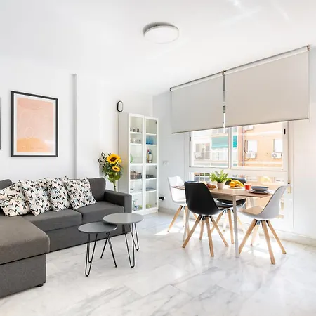 Апартаменты Wintowinrentals Quiet Apartment, Good Location, Free Parking