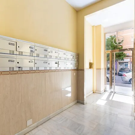 Wintowinrentals Quiet Apartment, Good Location, Free Parking * Малага